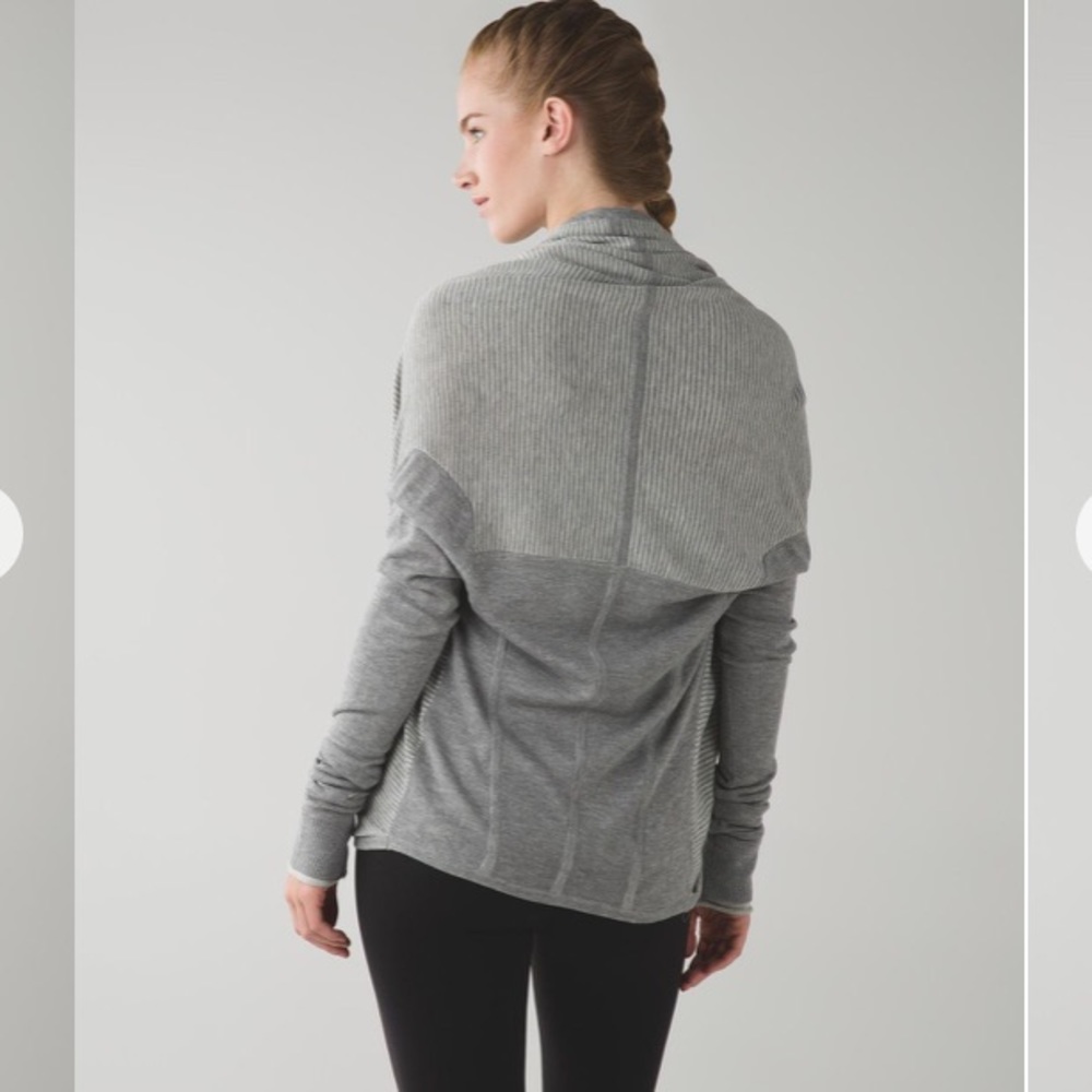 Lululemon Iconic Wrap - Picture 4 of 15